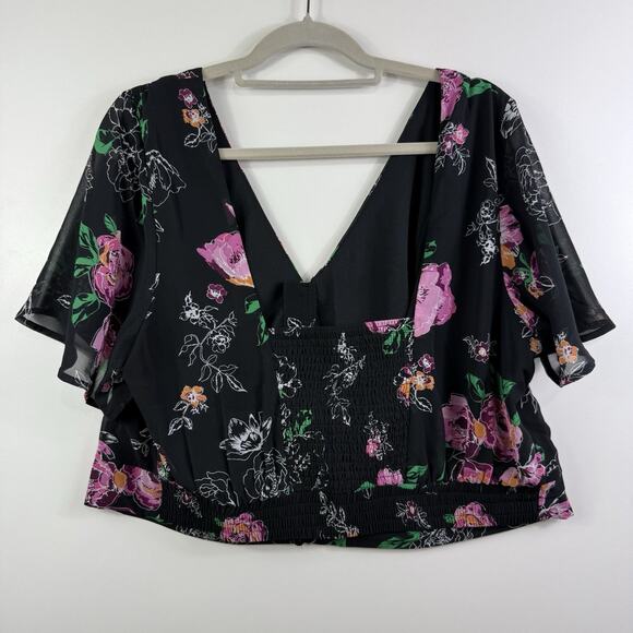 Smocked Cropped Torrid Black Floral Blouse 2X Flutter Sleeve Dark Floral V Neck - Picture 6 of 12